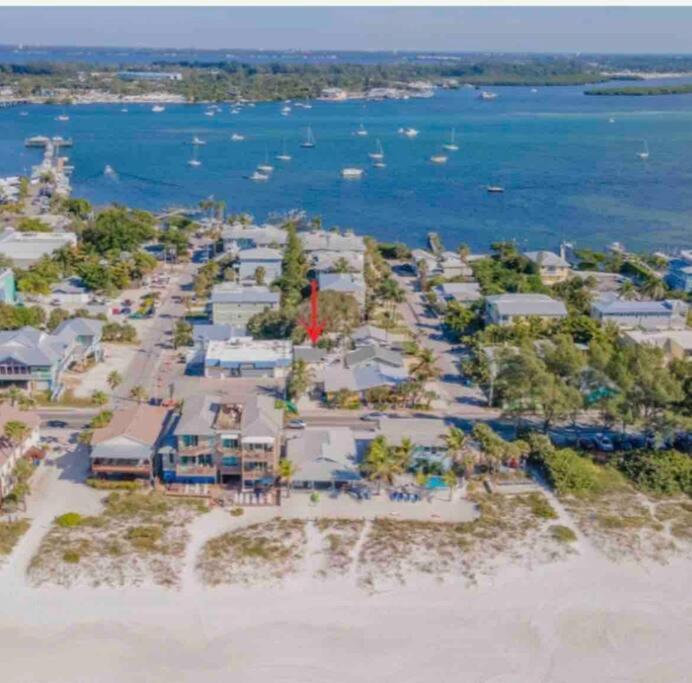 Lovely 2 Bedrooms, Steps Away From The Beach. Bradenton Beach Extérieur photo
