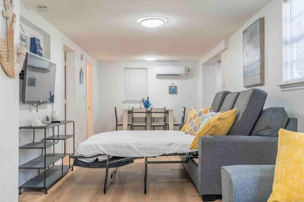 Lovely 2 Bedrooms, Steps Away From The Beach. Bradenton Beach Extérieur photo
