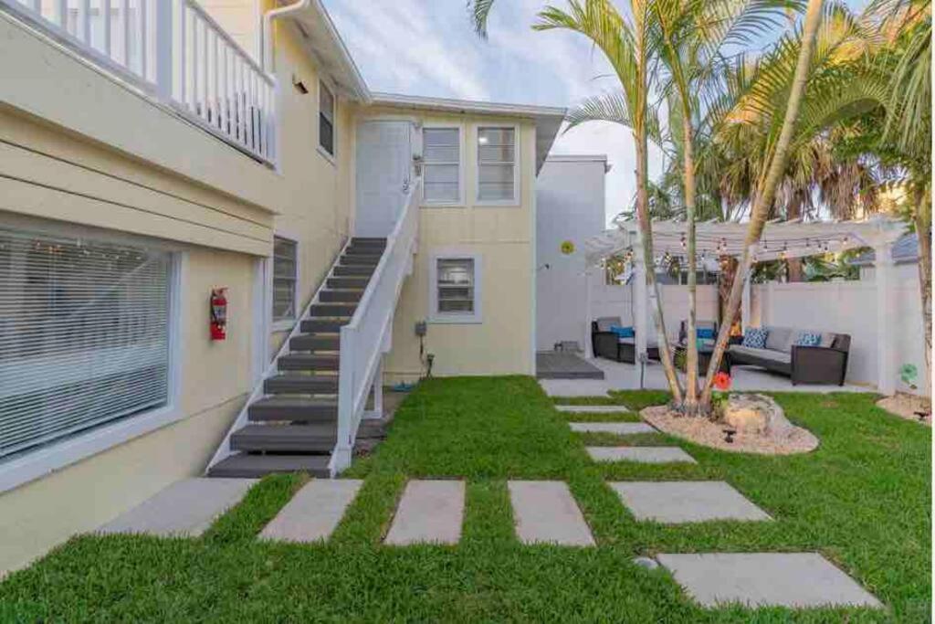 Lovely 2 Bedrooms, Steps Away From The Beach. Bradenton Beach Extérieur photo